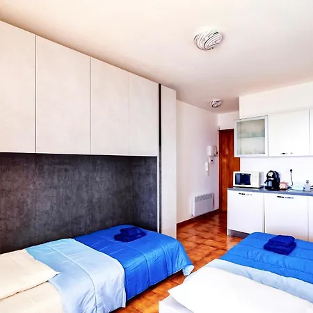 Free Parking-sea View, With Pool & Garden דירה סנרמו