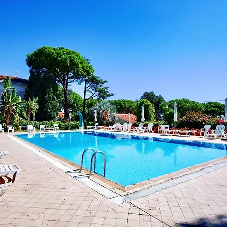 Free Parking-sea View, With Pool & Garden 公寓 圣雷默